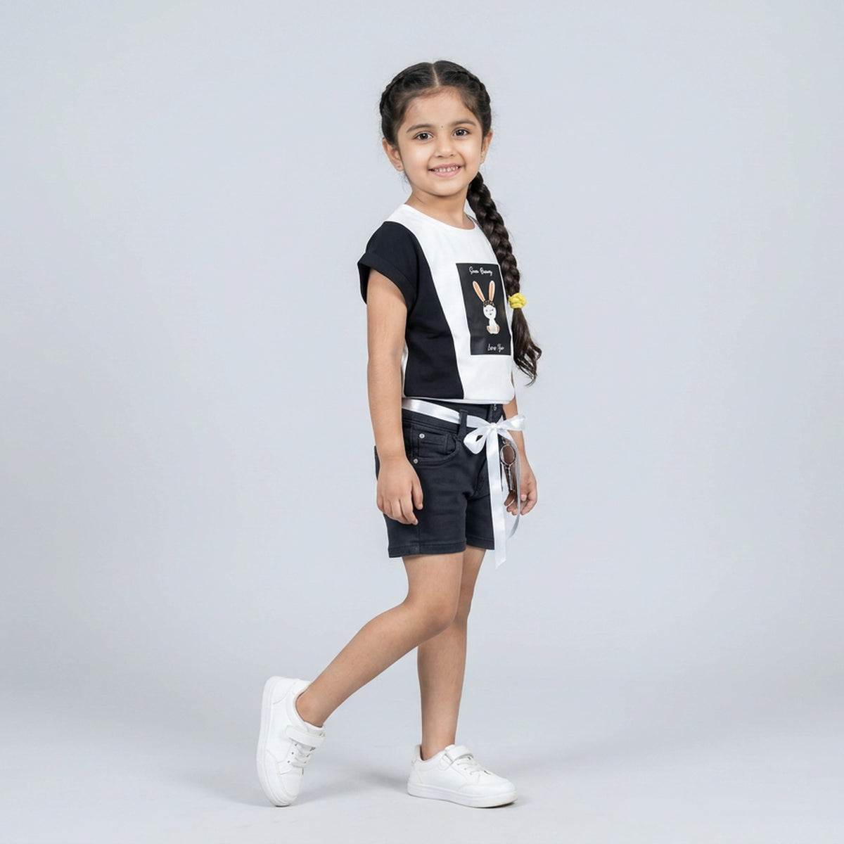 Girls Black & White Bunny Print Colorblock Sweatshirt