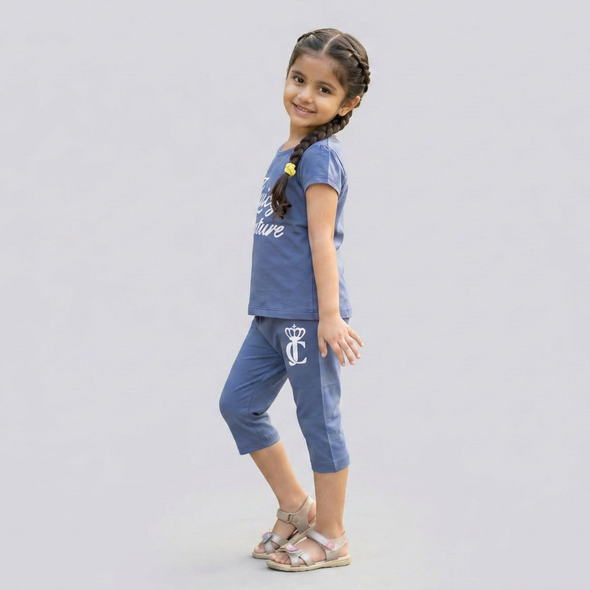 Girls Blue Graphic Print Cotton T-Shirt with Capri Pants Set