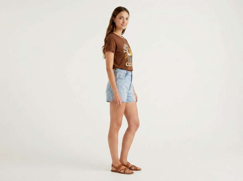 Women’s Tropical Culture Graphic T-Shirt – Casual Printed Cotton Tee