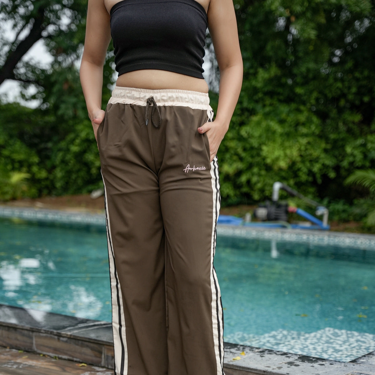 Women’s Striped Pyjamas – Sporty Bottoms in Multiple Colors (Olive, Salmon) - image 2