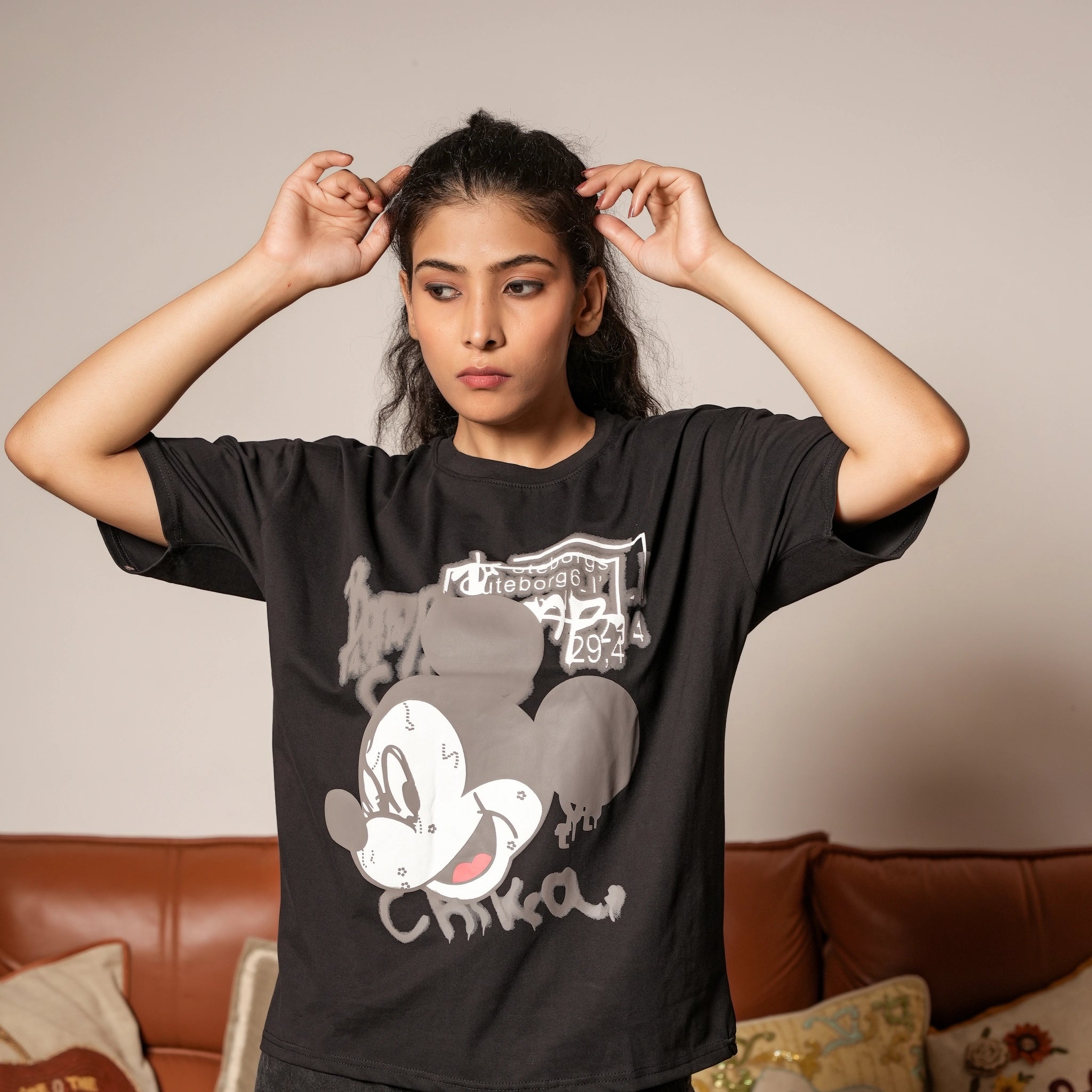 Women's Oversized T-Shirt – Winking Mickey Graphic Print