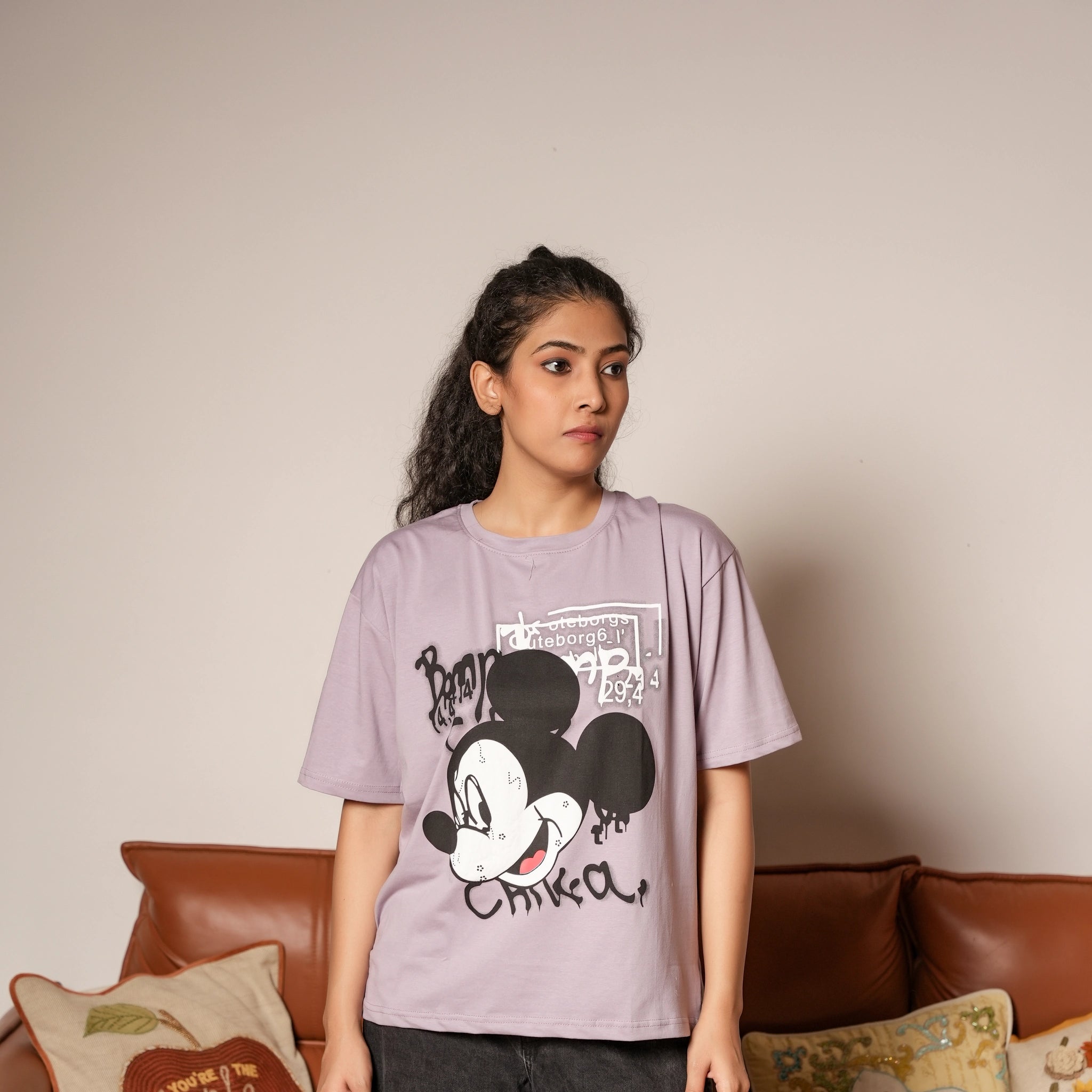 Women's Oversized T-Shirt – Winking Mickey Graphic Print