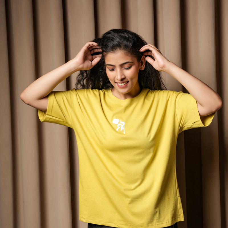 Women’s Oversized Graphic T-Shirt – “No Rain No Flowers” Back Print | Casual Streetwear Tee