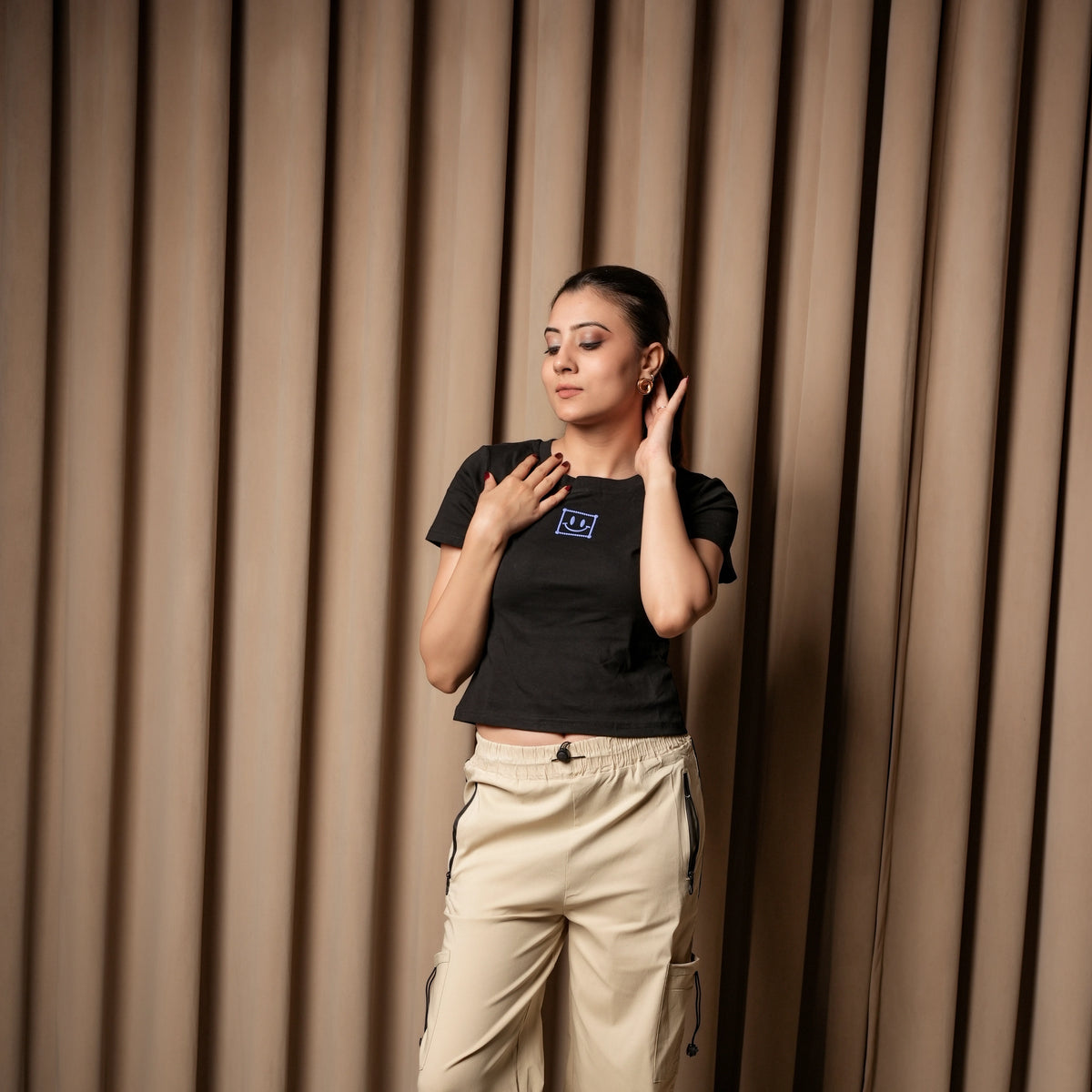 Women's Slim Fit Crop T-Shirt with Smiley Embroidery - image 1