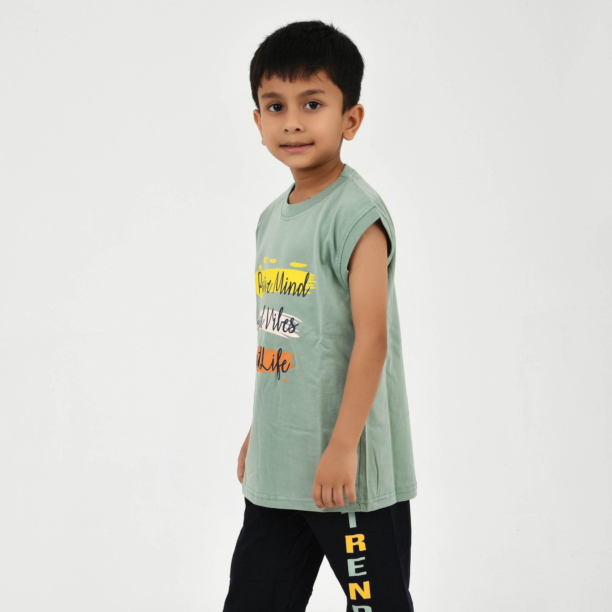 Cut Sleeve T-Shirt with Capri Set for Boys – Perfect for Playtime