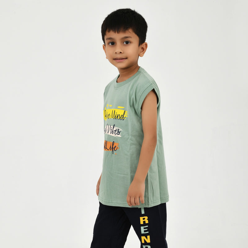 Cut Sleeve T-Shirt with Capri Set for Boys – Perfect for Playtime
