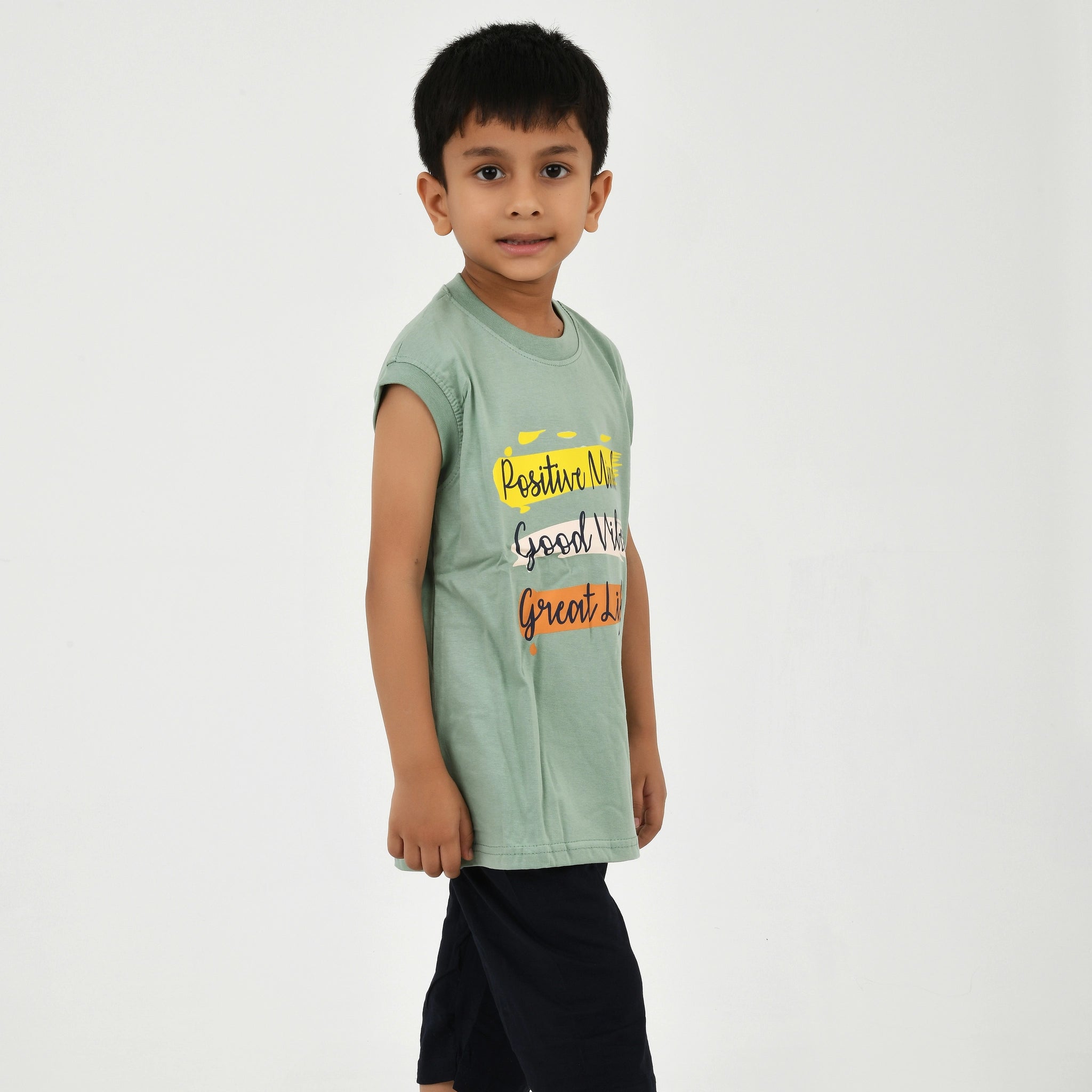 Cut Sleeve T-Shirt with Capri Set for Boys – Perfect for Playtime