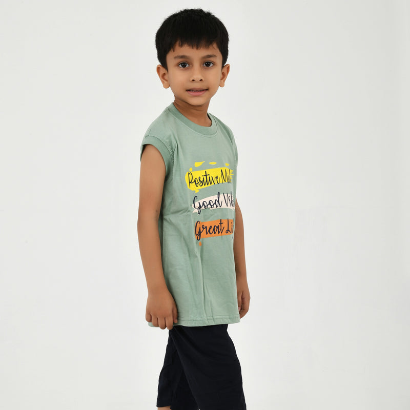 Cut Sleeve T-Shirt with Capri Set for Boys – Perfect for Playtime