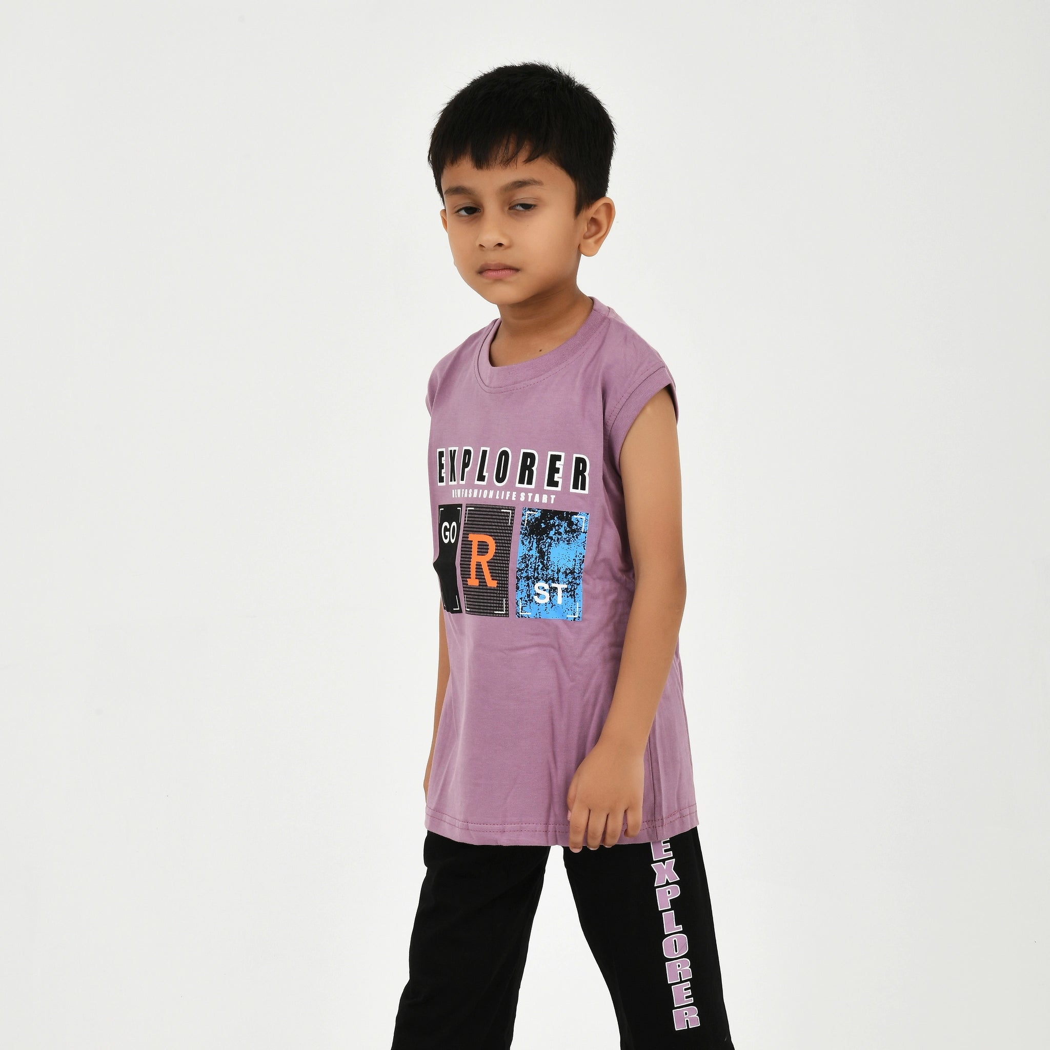 Cut Sleeve T-Shirt with Capri Set for Boys – Perfect for Playtime