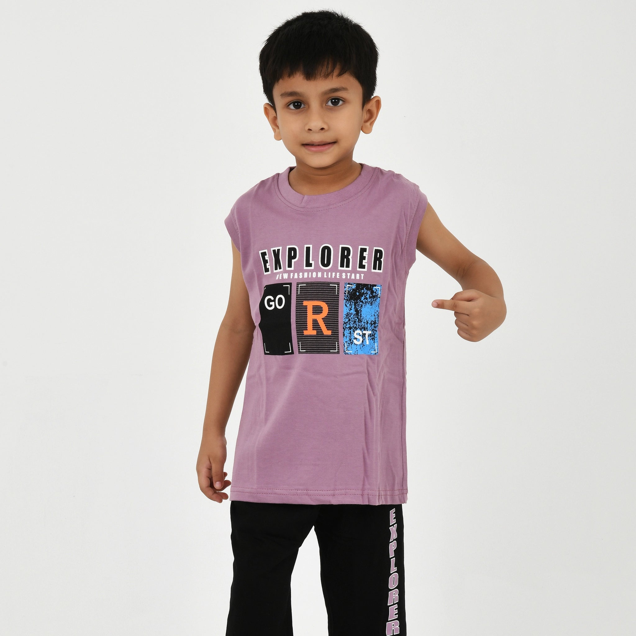 Cut Sleeve T-Shirt with Capri Set for Boys – Perfect for Playtime