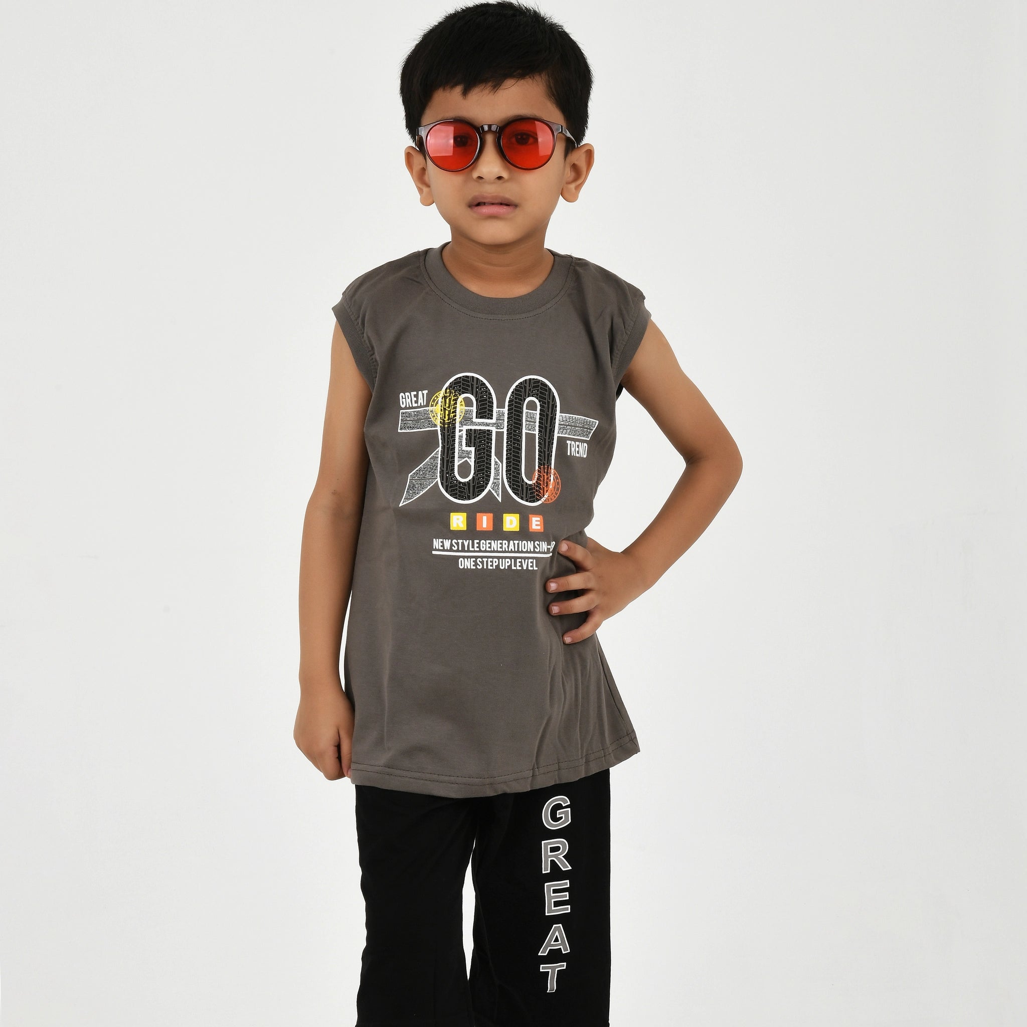 Cut Sleeve T-Shirt with Capri Set for Boys – Perfect for Playtime