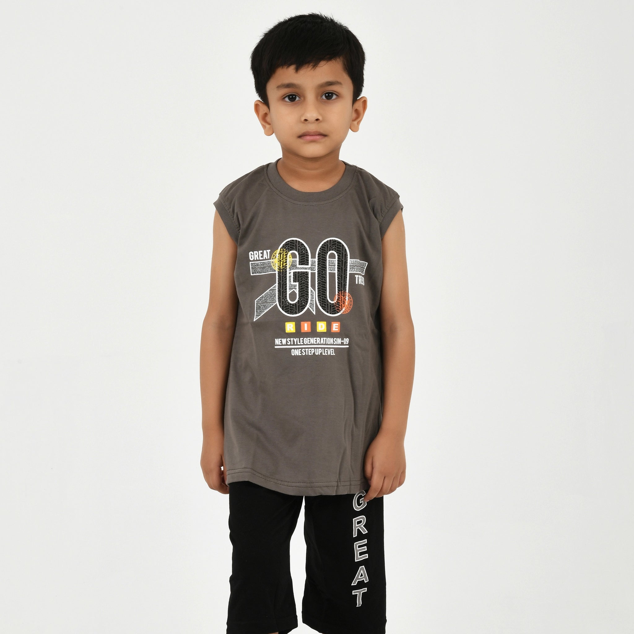 Cut Sleeve T-Shirt with Capri Set for Boys – Perfect for Playtime