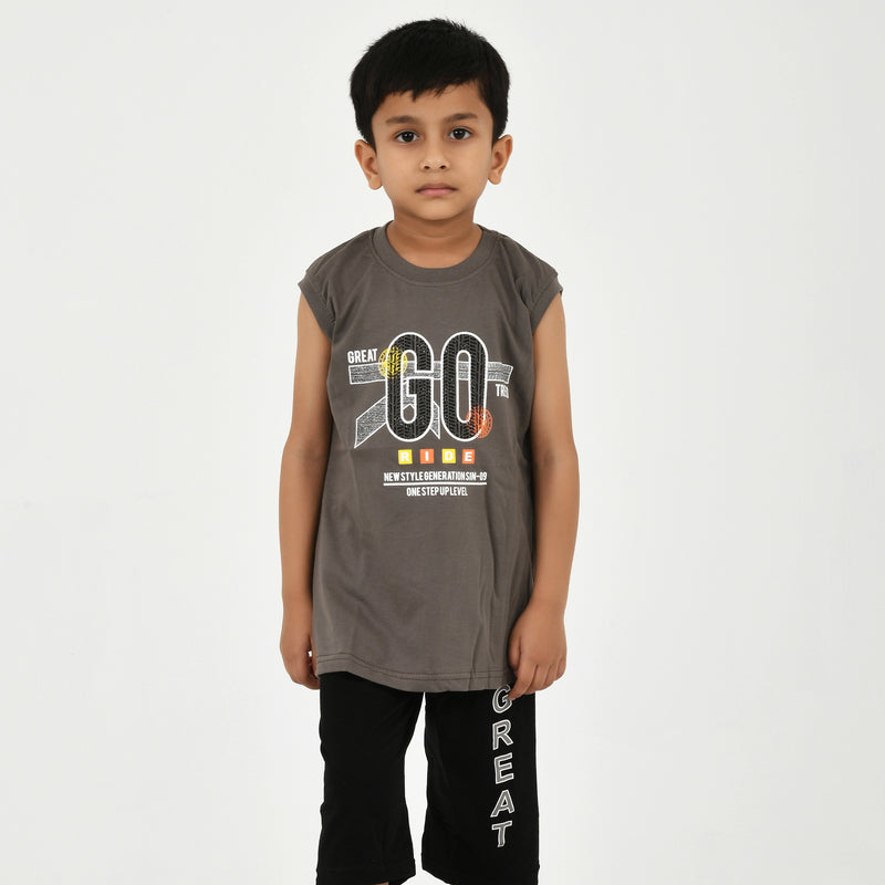 Cut Sleeve T-Shirt with Capri Set for Boys – Perfect for Playtime