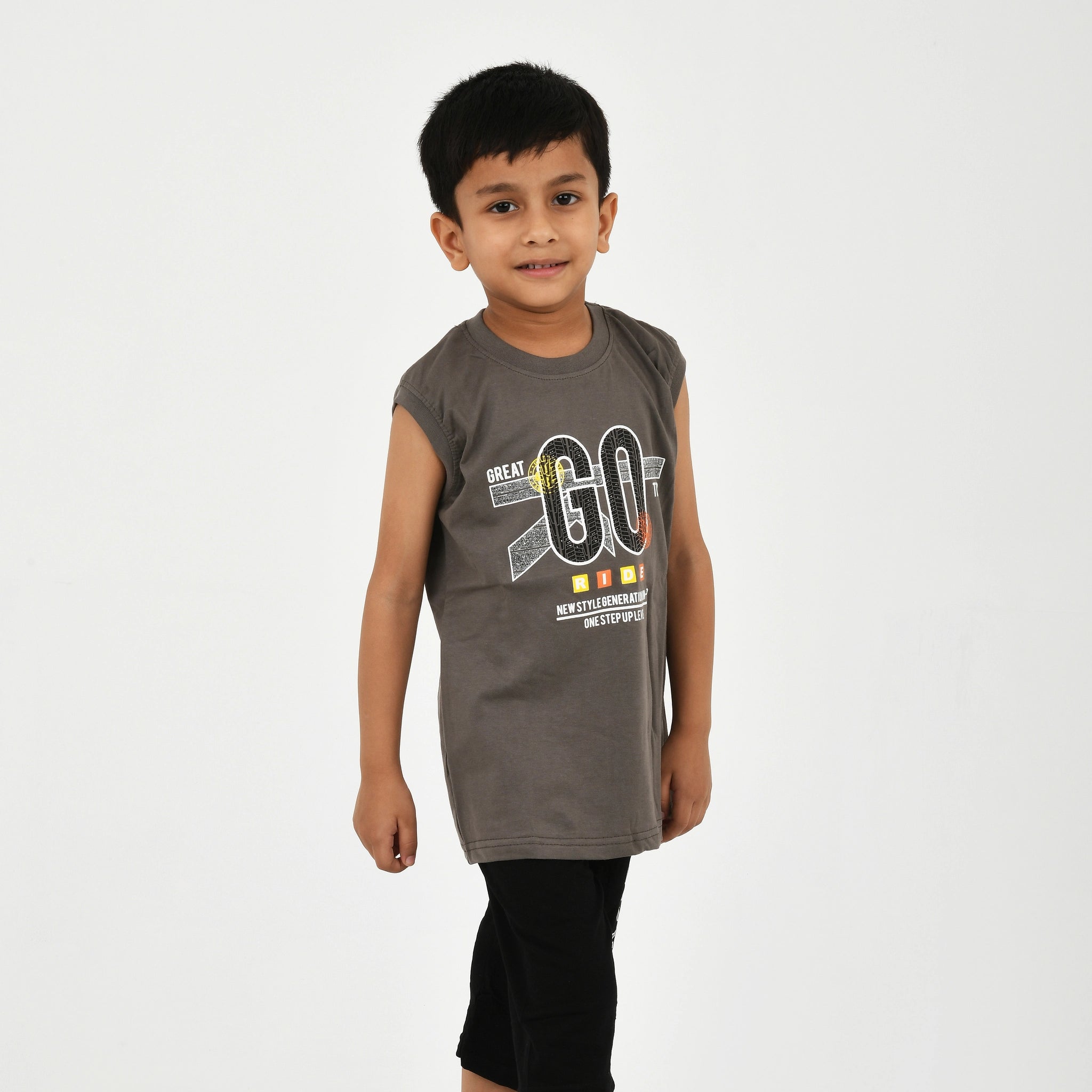 Cut Sleeve T-Shirt with Capri Set for Boys – Perfect for Playtime