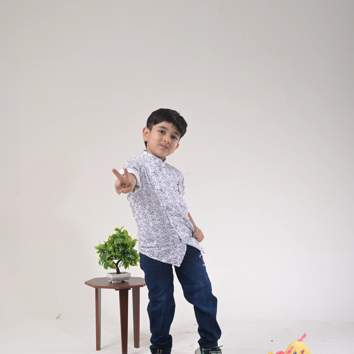 Stylish Boys Printed Shirt & Jeans Outfit – Ideal for Parties & Outings
